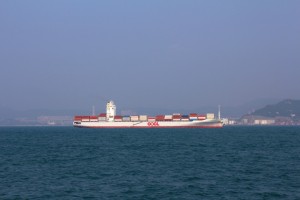 Гонконг - один из главных торговых и транзитных портов в мире